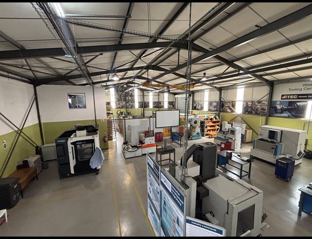 888M² WAREHOUSE TO LET IN BEACONVALE